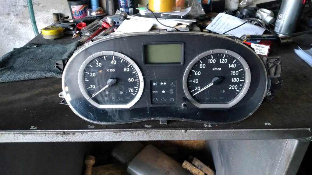 фото №1, Dacia logan - счетчик приборная панель 8200752820