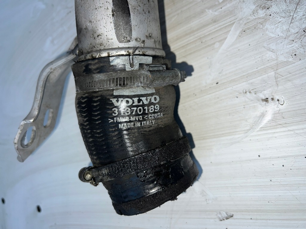 Труба интеркулер volvo 2.0 s60 v40 xc90 31439897 Киев