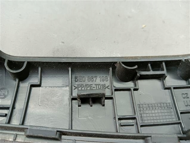 фото №9, 5e0867198 ручка обшивка правая перед octavia iii