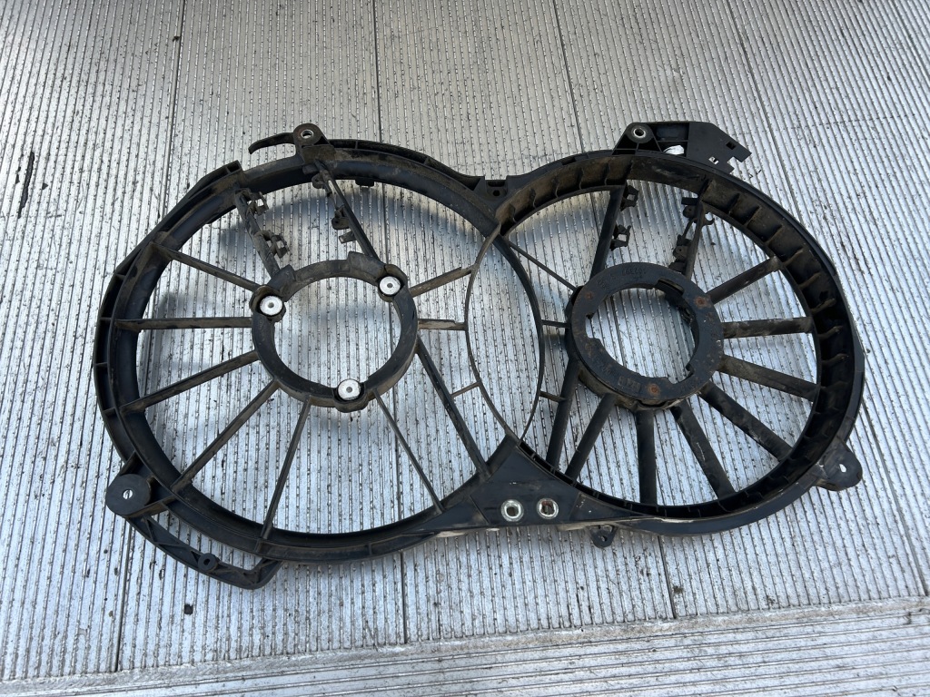 Корпус вентиляторов радиатора audi a6 c6 2.7 tdi 3.0 tdi Доставка