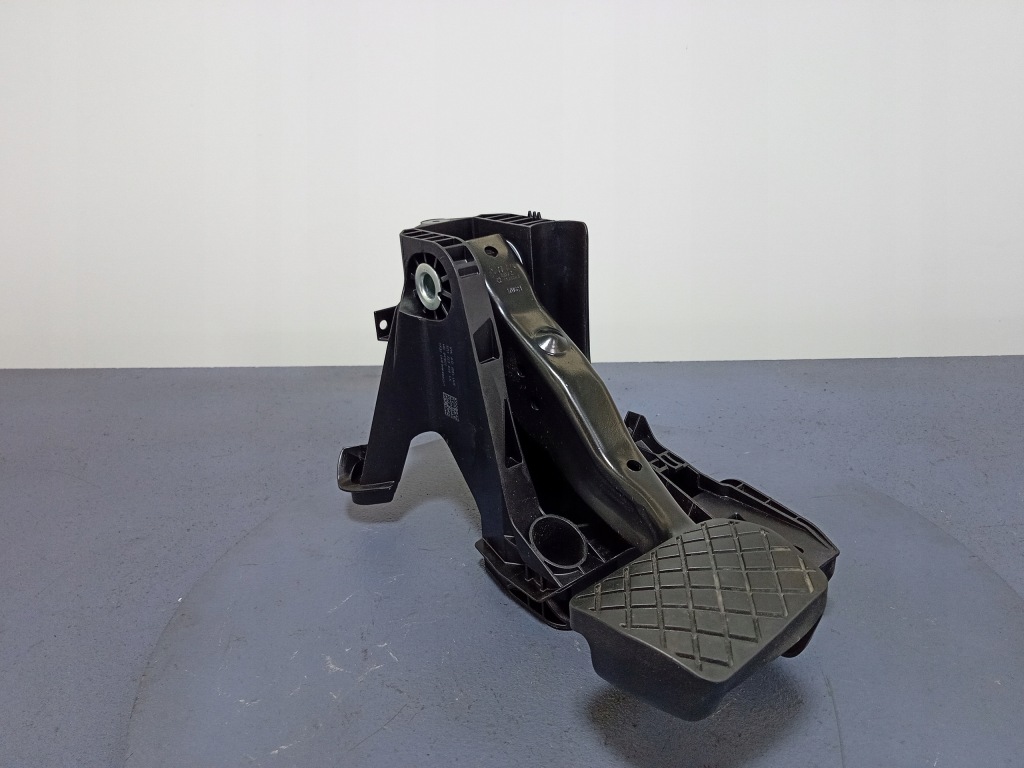 фото №1, Vw passat b8 педаль тормоза автоматическая коробка передач dsg 5q1723058ck