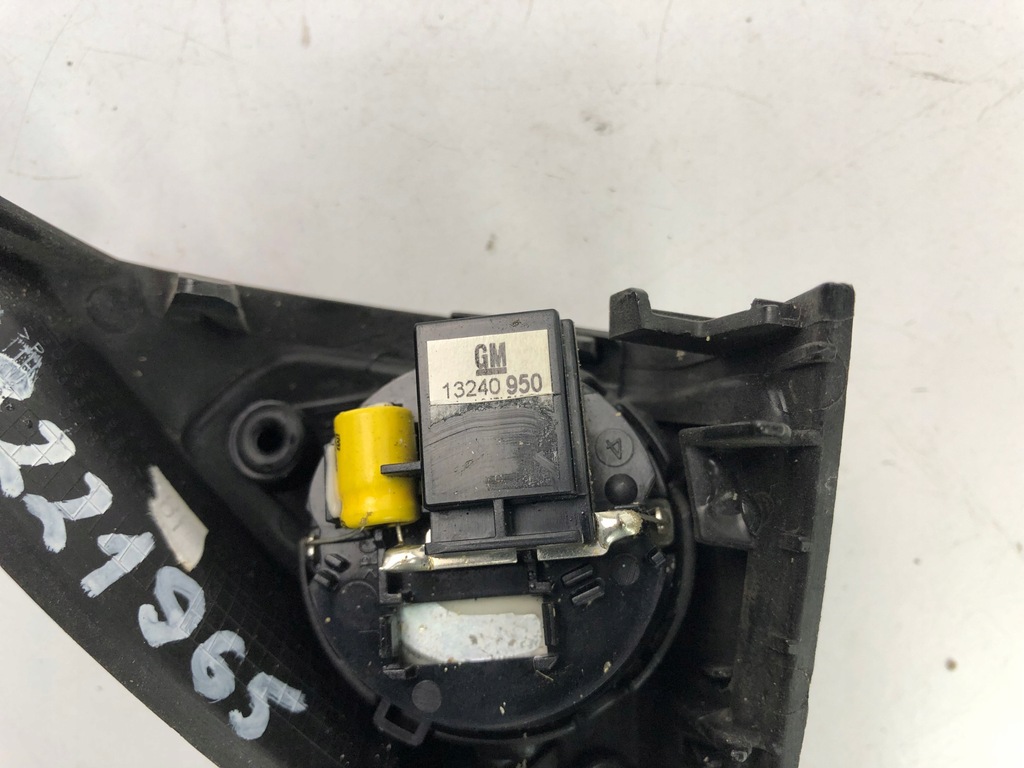 фото №12, Opel. insignia трикутник захист динамік лівий правий 13240050