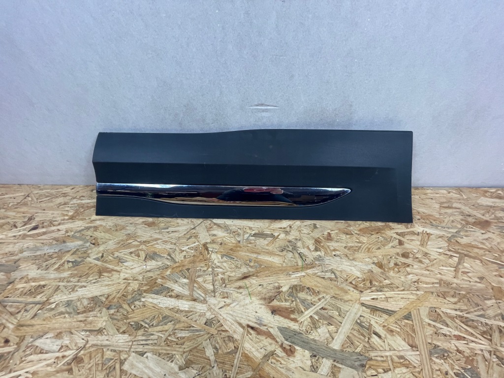 Купити Mercedes gla w247 права молдинг двері задній задня