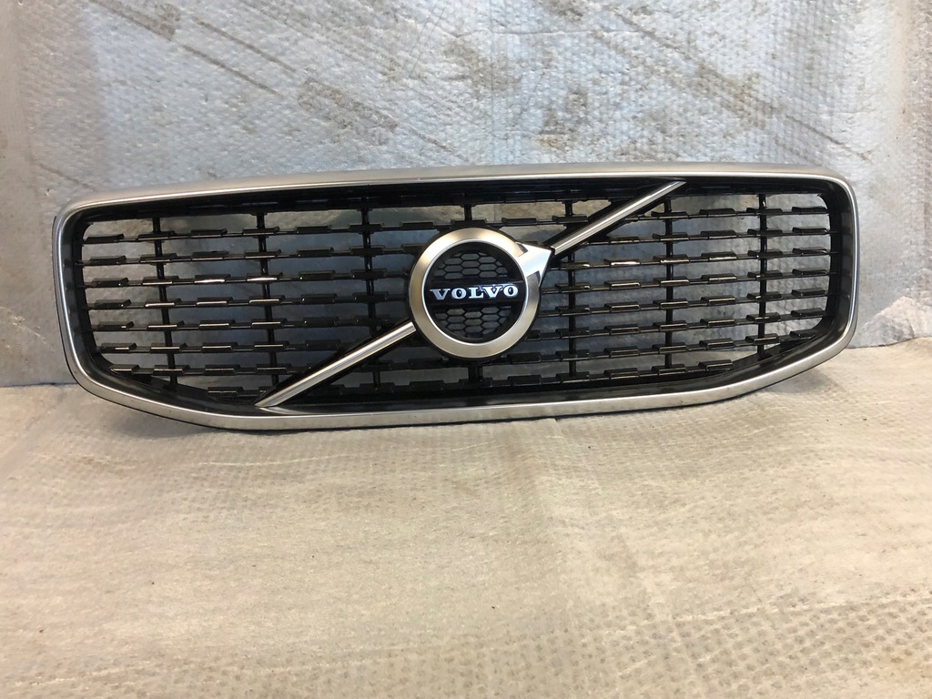 фото №1, Решётка радиатора решётка радиатора volvo xc60 ii r-design