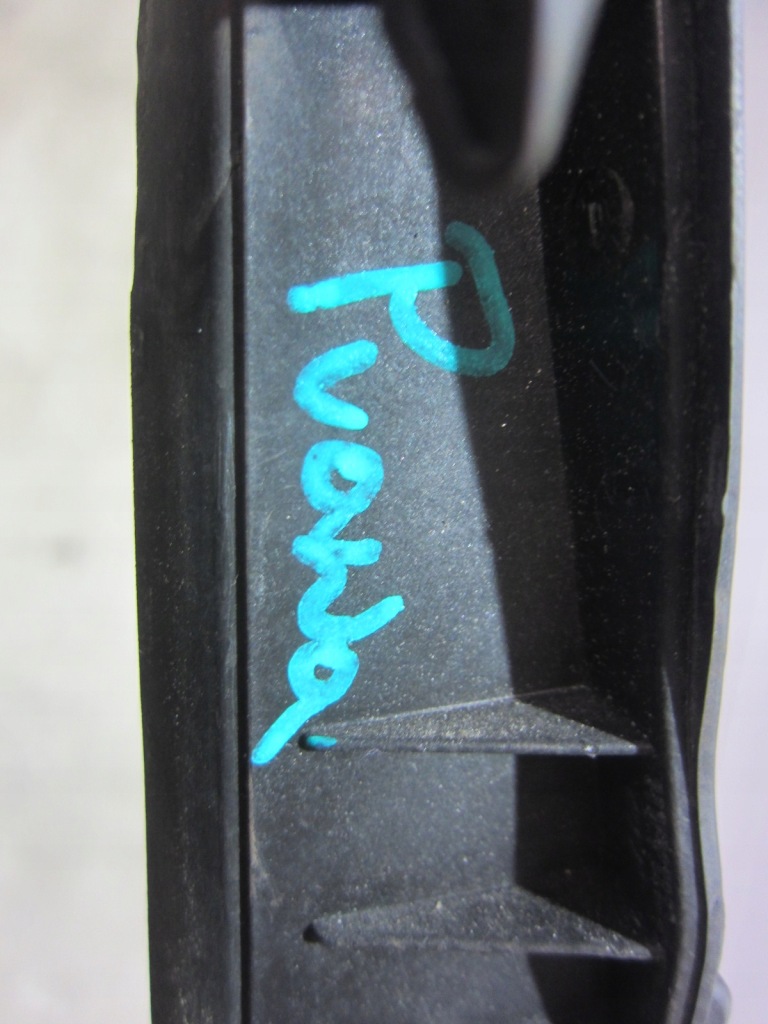 Купить Bmw x1 f48 молдинг уплотнитель вода стекло правая 51317350610 7350610