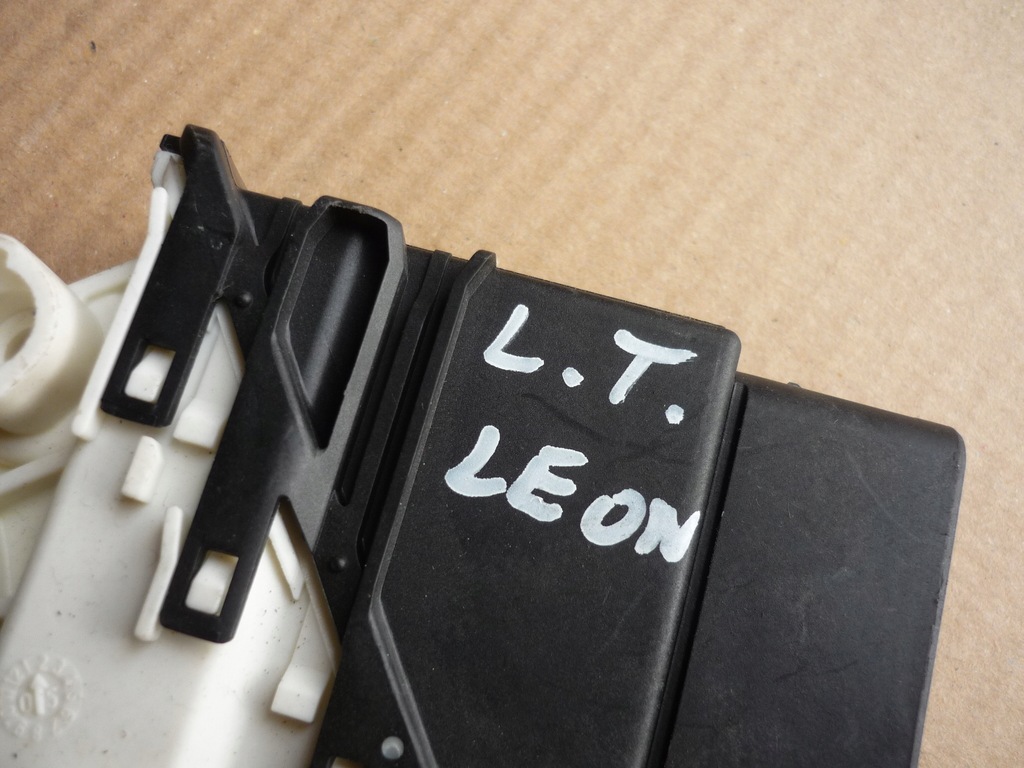 фото №9, Моторчик стекло левый задняя seat leon ii 1k0959703g