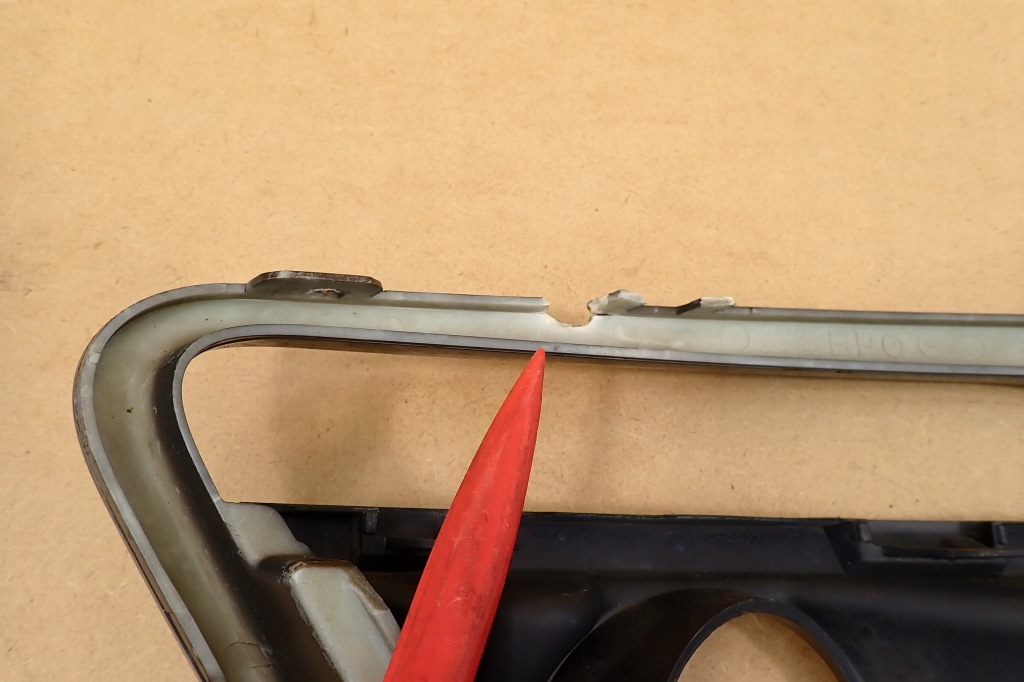 фото №6, Renault fluence lift 12- заглушка решётка бампера правая решётка радиатора 261a29196r