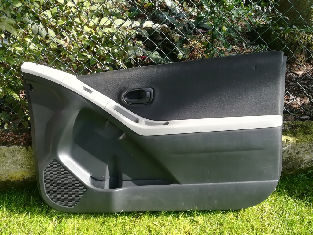 фото №5, Toyota yaris ii 3d lift обивка обшивки