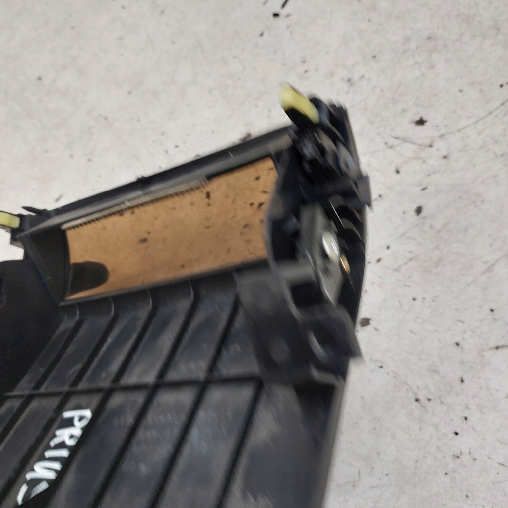 фото №13, Toyota prius ii бардачок панелі кришка багажника 55420-47010