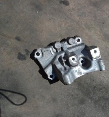 фото №1, Land rover freelander ii 2.2 td4 кронштейн основание