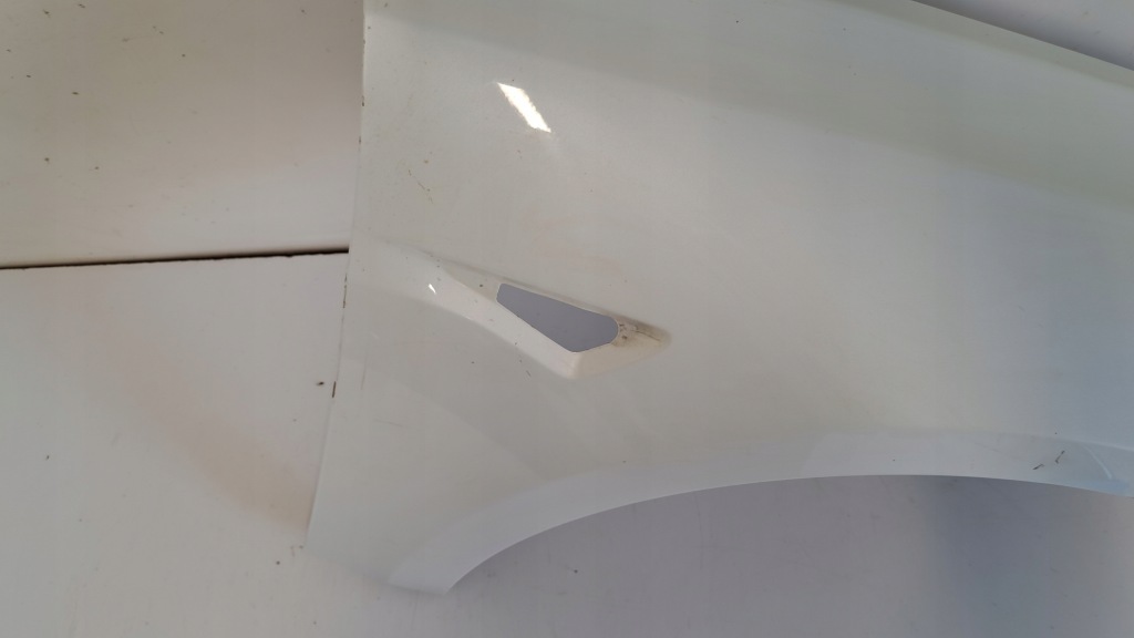 Крыло  правый  перед tesla 3 Оригинал