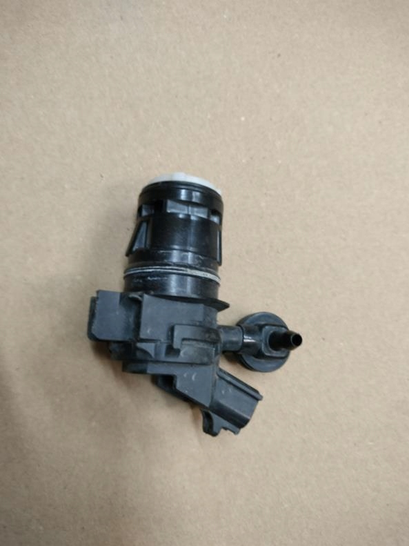 фото №1, Помпа омивача mazda оригінальний номер