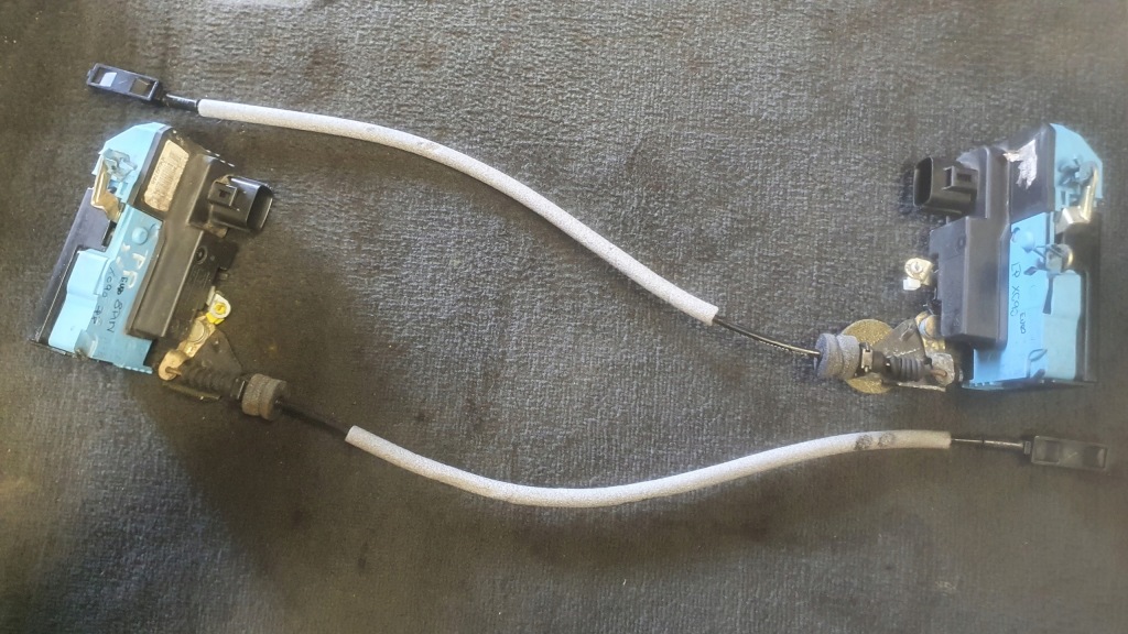 фото №1, Volvo xc90 i замок дверь правый перед europ 8p