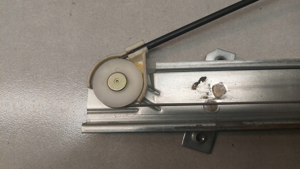 фото №5, Подъемник стекло правый задняя space wagon iii 2.4 gdi