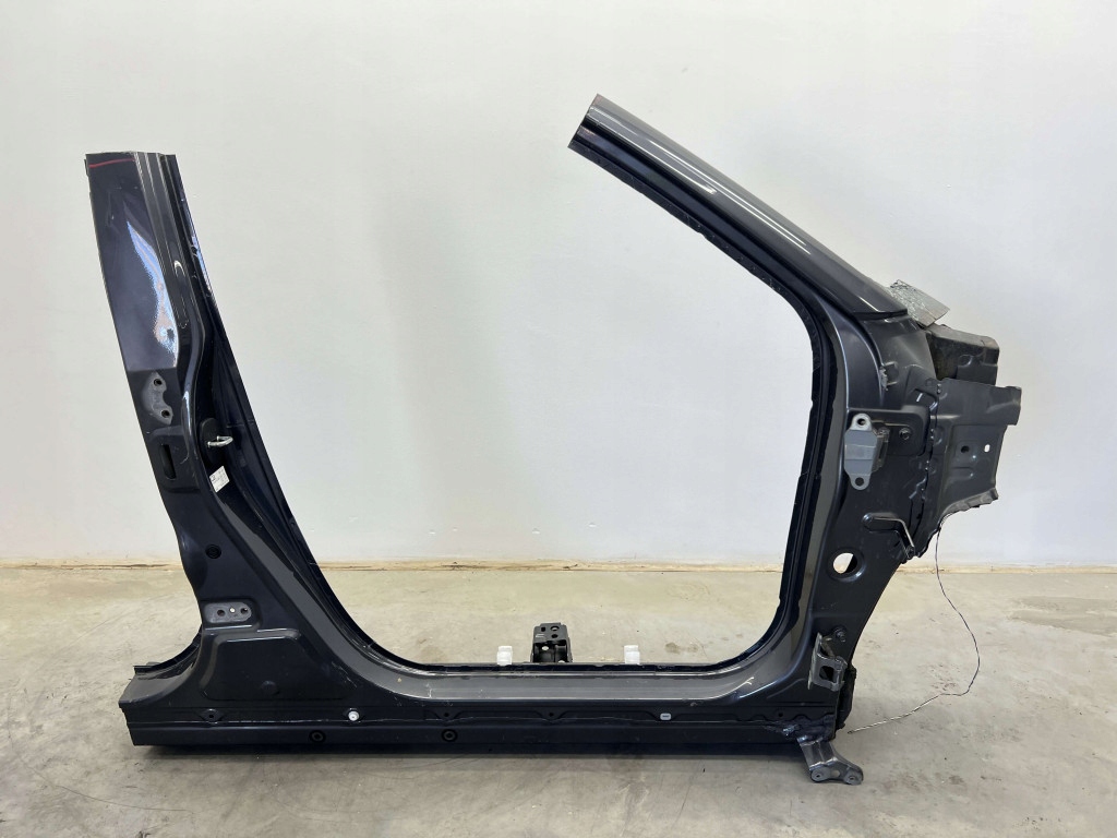 фото №1, Lexus lbx 2024- порог правый блок двигателя