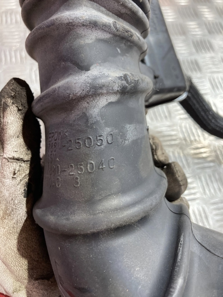 фото №2, Шланг труба повітря повітрозабірник toyota rav4 v 19- 2.5 hybrid