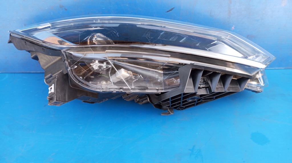 100-19011 фара правая  перед европа  nissan qashqai j11 led 2018- Недорого