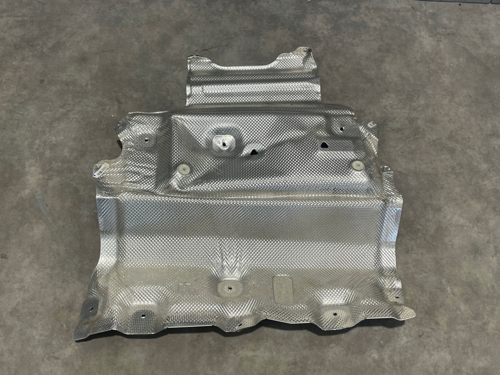 Купить Bmw m2 g87 накладка тепловая 8082082