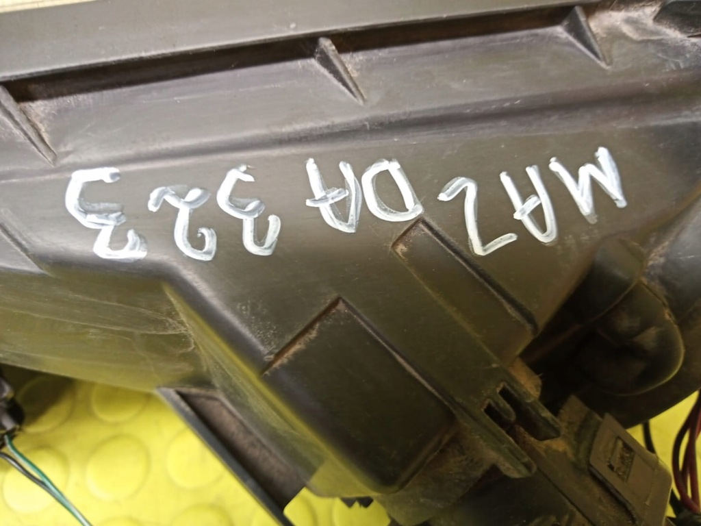 фото №6, Mazda 323 лампа фара правий перед