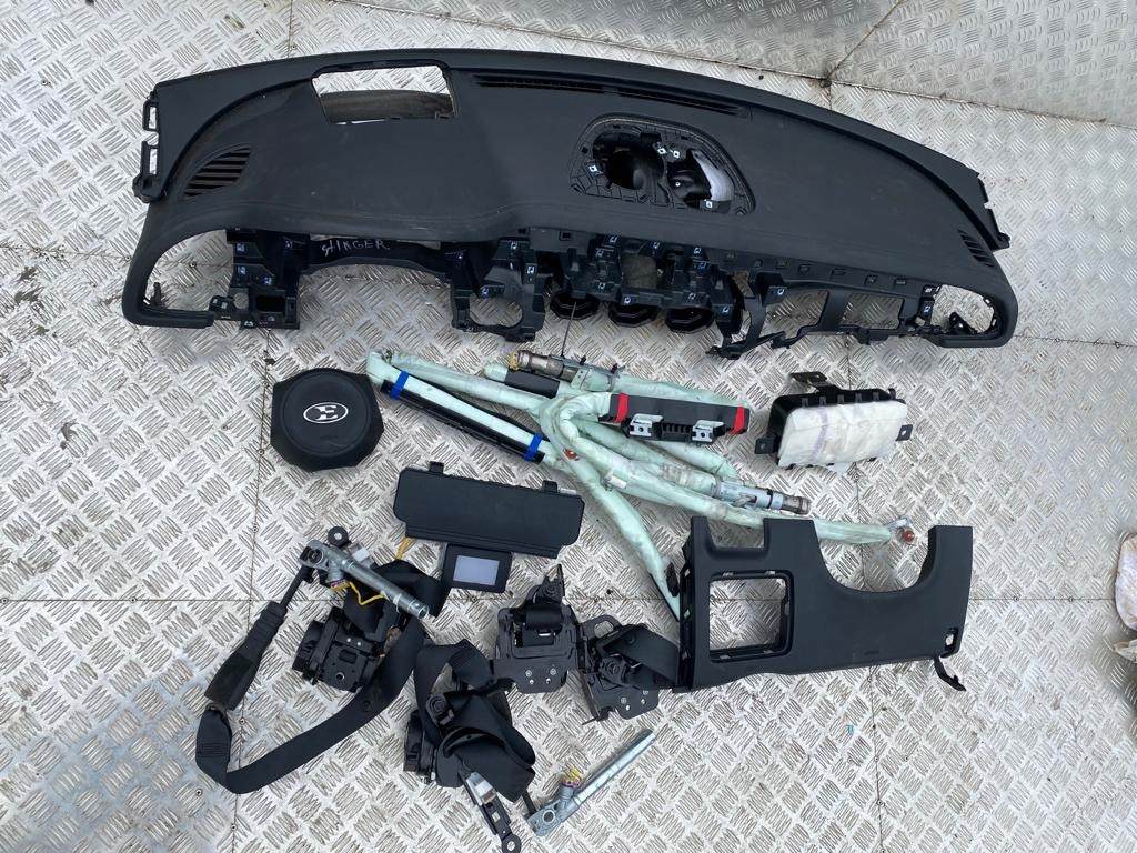 фото №1, Kia stinger gt lift панель приладів приладова консоль oryg