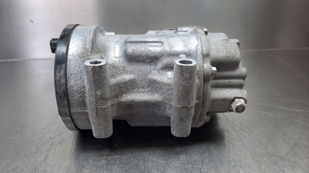 фото №5, Компрессор кондиционера 042400-0370 toyota chr c-hr corolla e21 1.8 гибрид