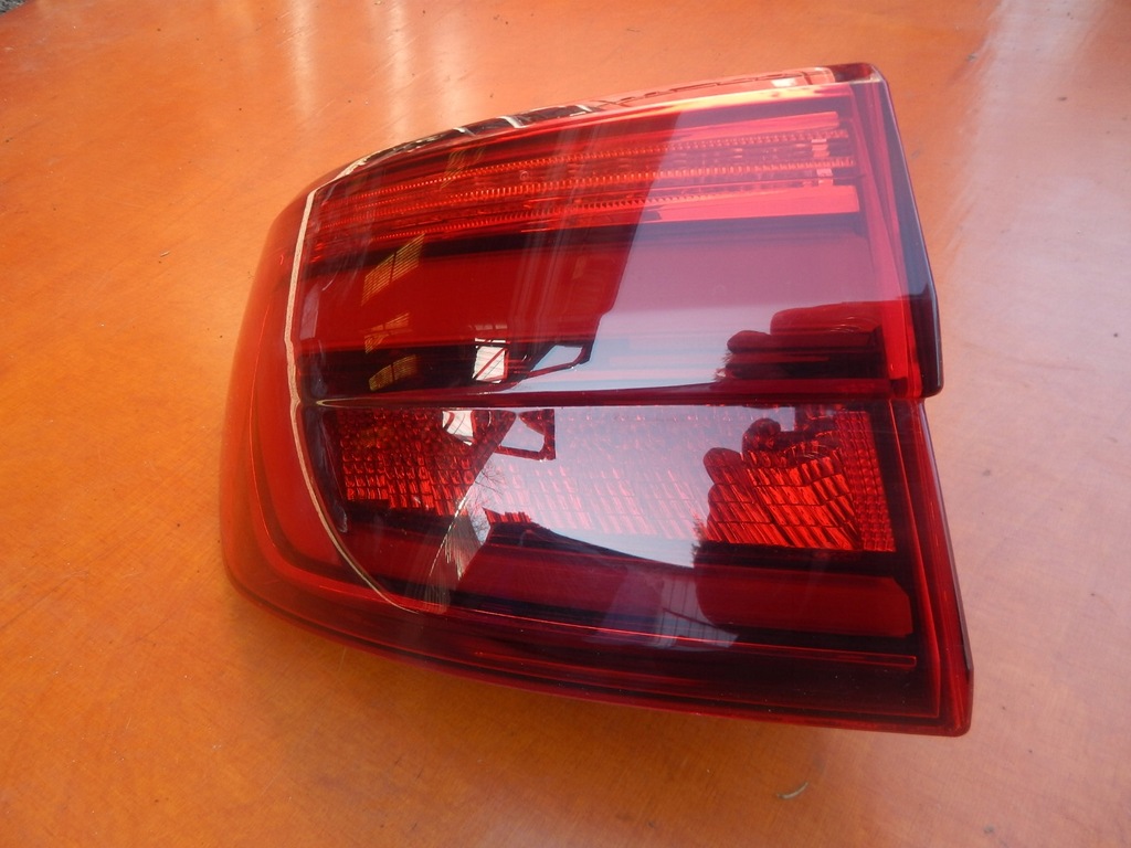 фото №7, Лампа левая задняя audi a4 b9 8w 16r kombi