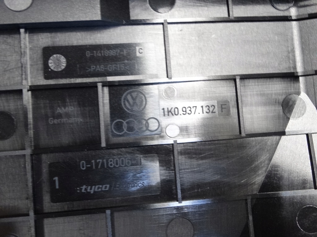 Vw seat skoda крышка предохранителей 1ko937132 с Разборки