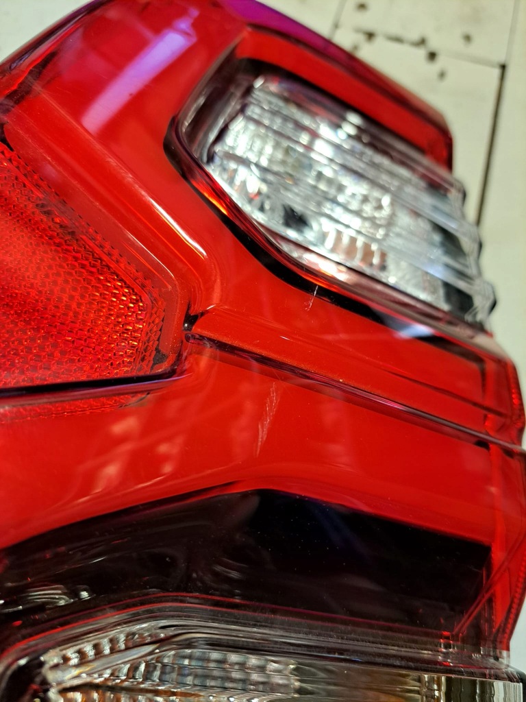 фото №7, Toyota hilux viii лампа задня ліва 0k187 35677