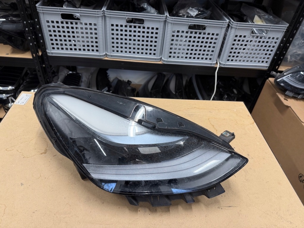 Купить Tesla model 3 iii y рестайлинг  лампа передняя правая full led оригинал