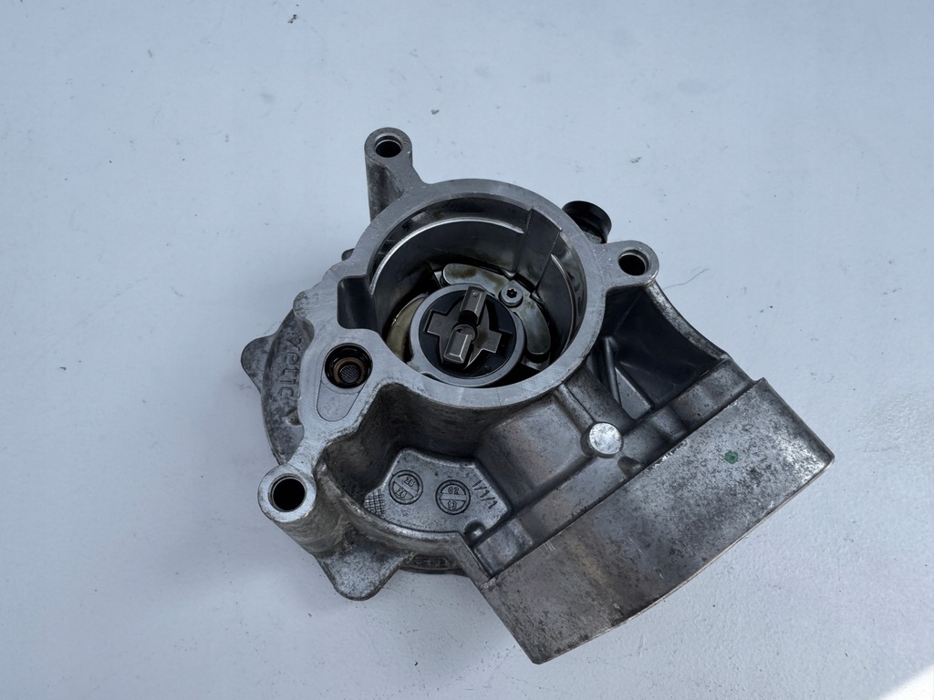 фото №5, Насос вакуумa вакуум 06l145100b audi s3 8v