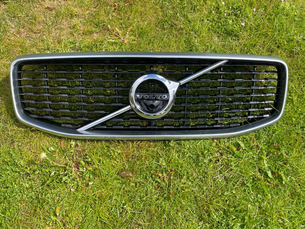 фото №1, Volvo xc60 ii решётка радиатора решётка радиатора камера 31457464 cała