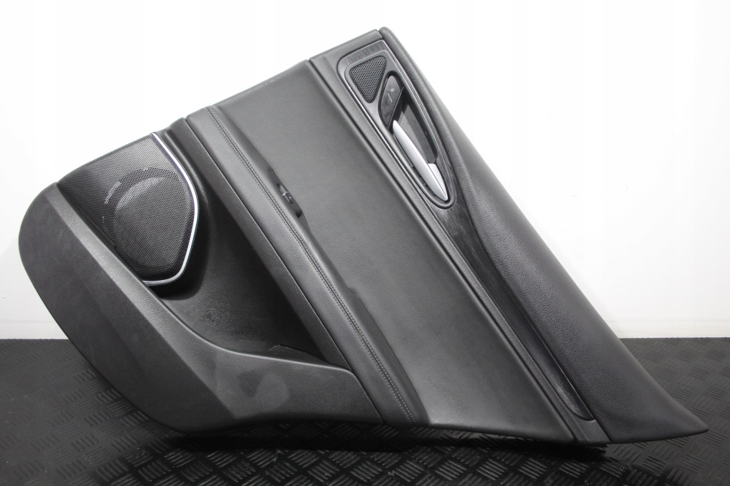 фото №1, Обивка обшивка дверь правый задняя stelvio