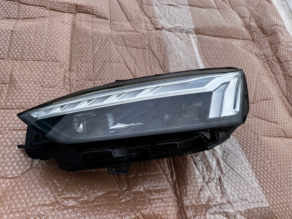 Фара левая левая full led matrix audi a5 8w6 рестайлинг  8w6941039 с Разборки