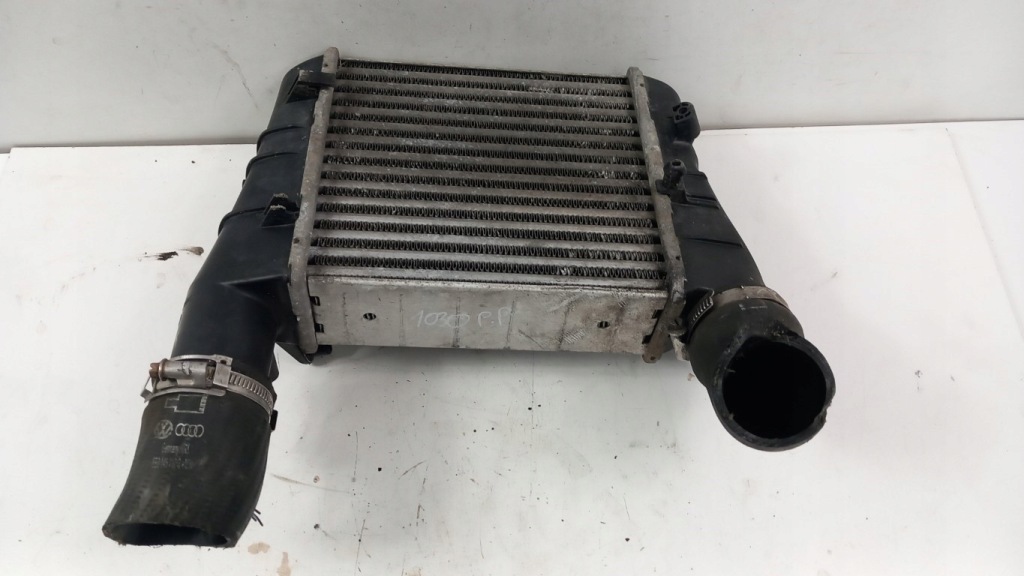 Купити Audi a4 b7 2.0 tdi інтеркулер 8e0145805aa