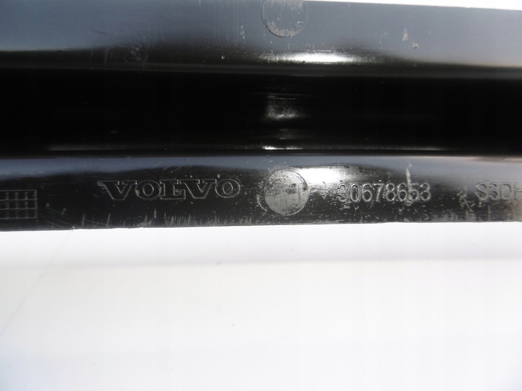 фото №12, Направляющая кронштейн бампера задняя volvo v70 iii xc70 ii