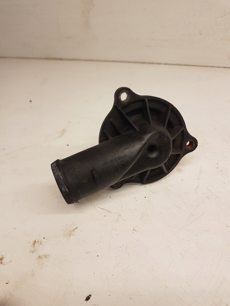 фото №1, Термостат корпус audi a4 a5 q5 3.0 tdi 059121111n