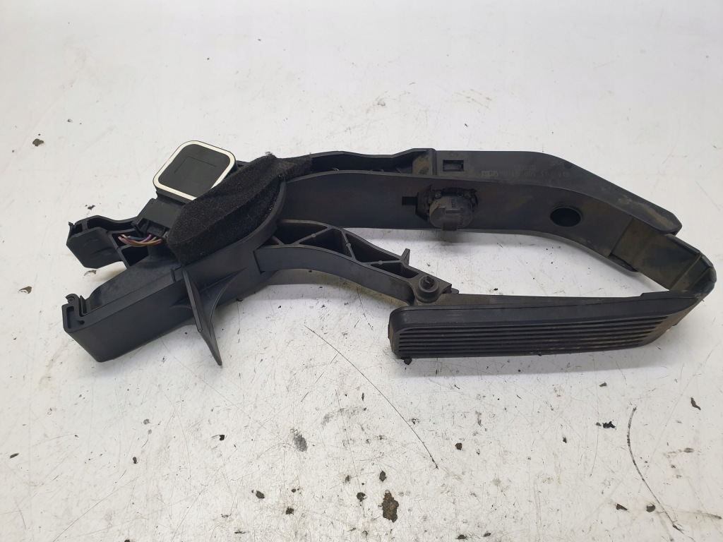 Купити Потенціометр педаль газу mercedes w203 a2033000104
