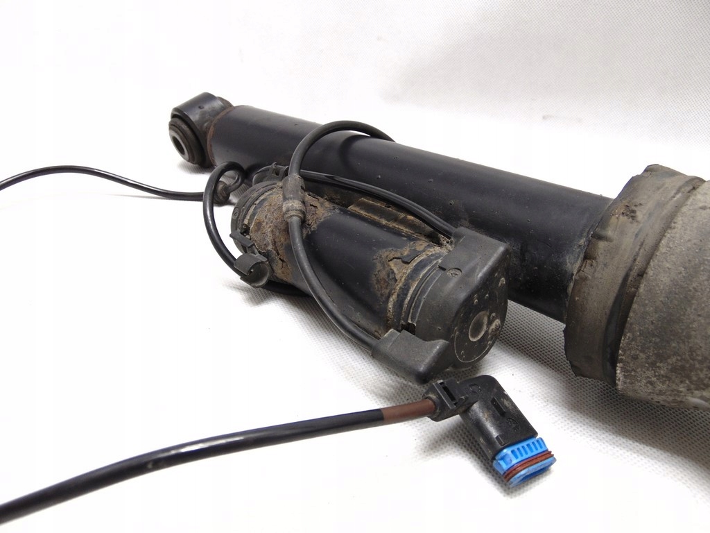 Амортизатор airmatic правый задний  bilstein 2213202213 mercedes s w221 05-13r с Разборки