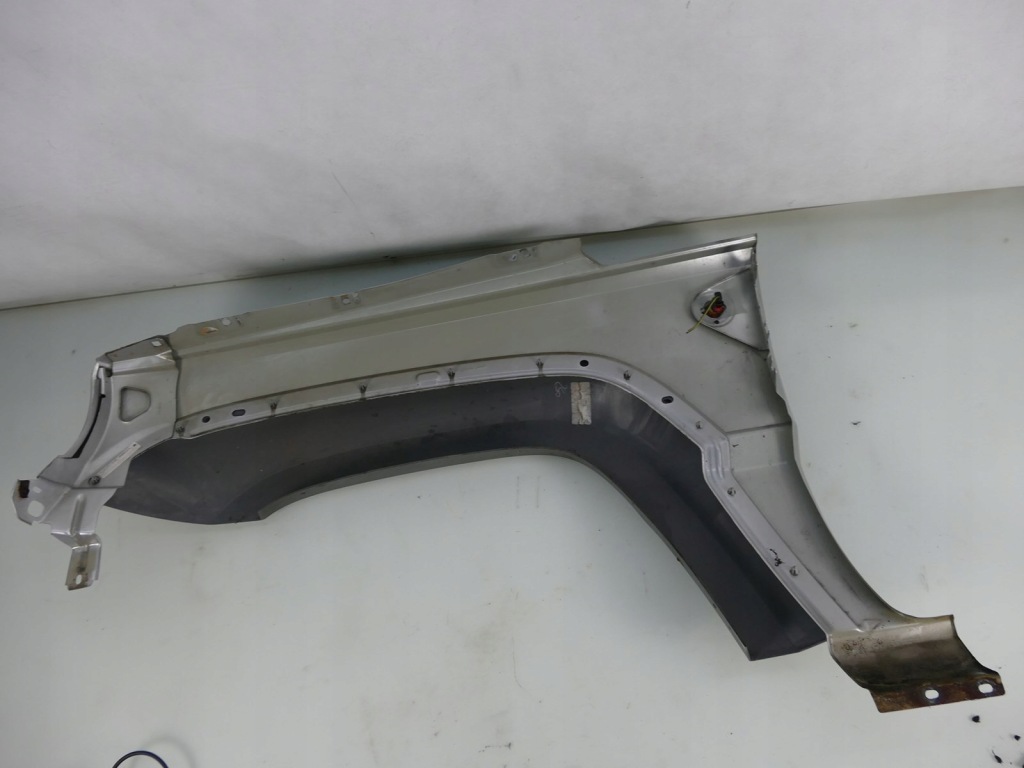 Jeep cherokee kj крыло  правый  перед qs2 ps2 Оригинал