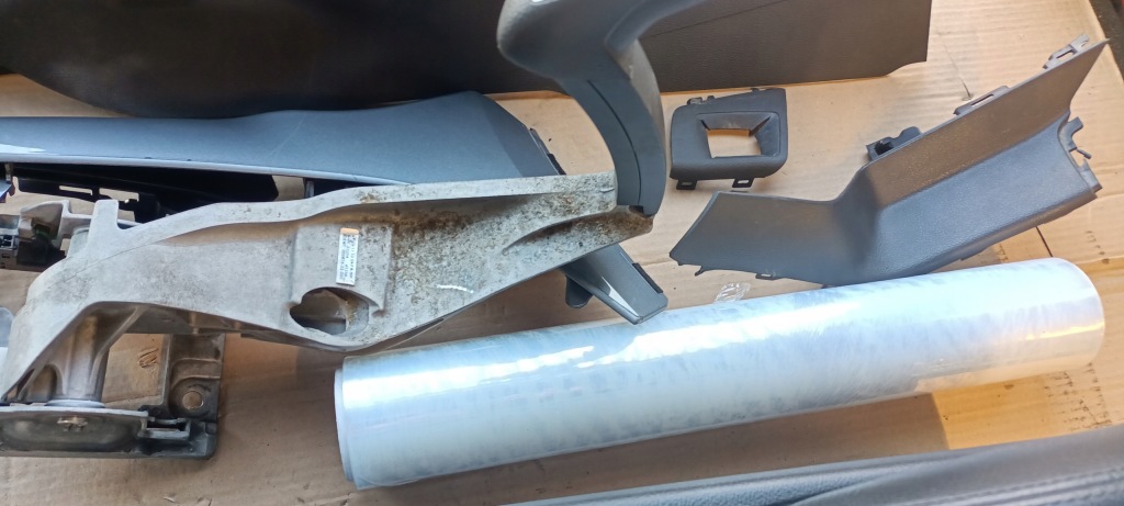 Focus mk3 kompletny туннель средний подлокотник европа с Разборки