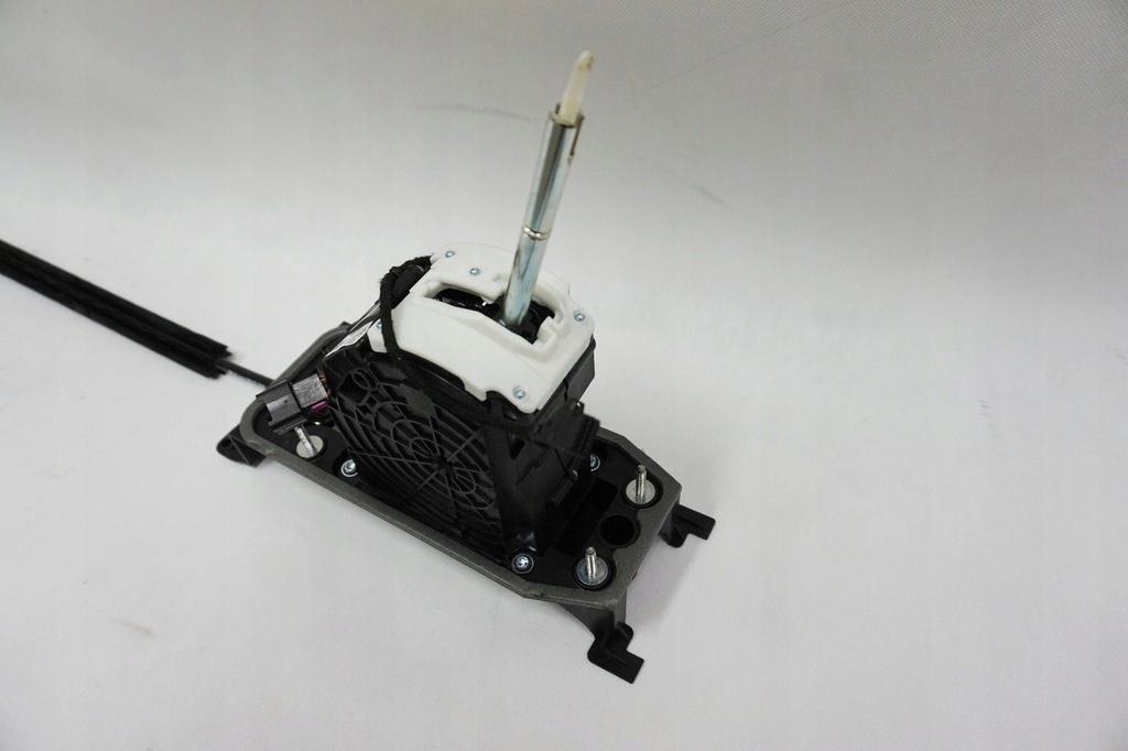 фото №9, Вибірник перемикання передач vw passat b8 lift 3q1713023