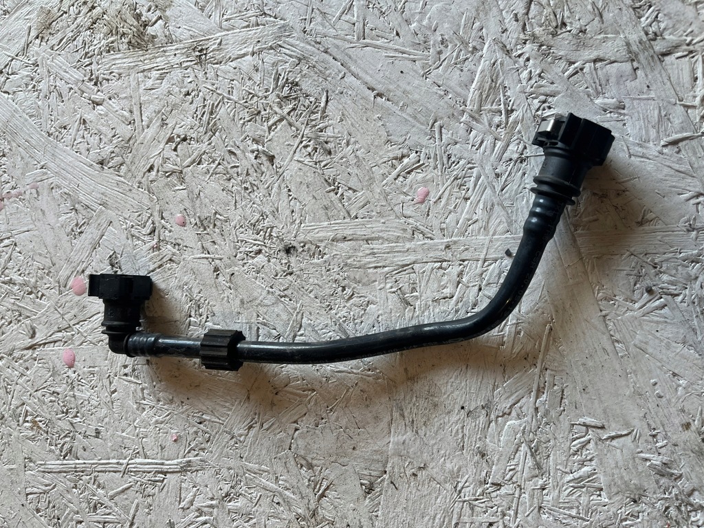 фото №1, Шланг вакуумa mercedes w205 a2534710015