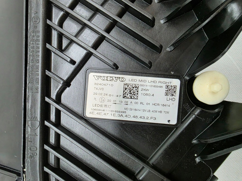 Купити Volvo xc60 2 рестайлінг  фара перед передня правий full led європа 32404710