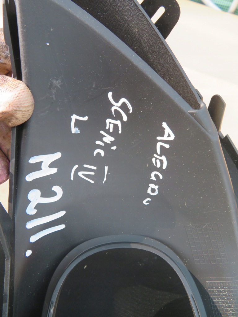 Renault scenic 4 левая заглушка бампера перед 16- в Украине