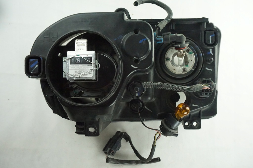 фото №6, Лампа правая перед ксенон chrysler 300c europa