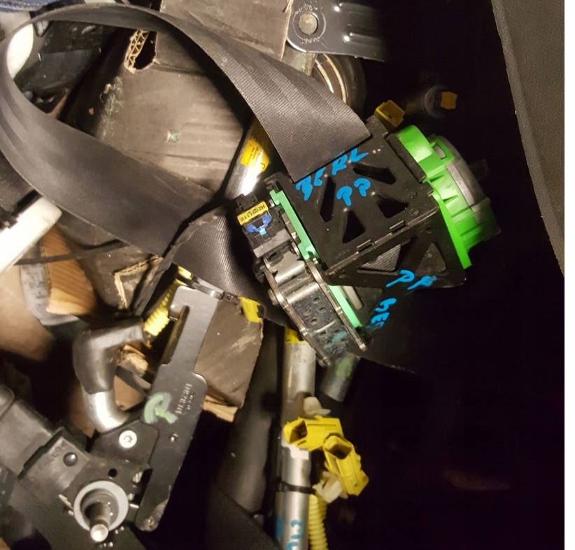 фото №1, Pas лівий перед натягувач berlingo partner iii