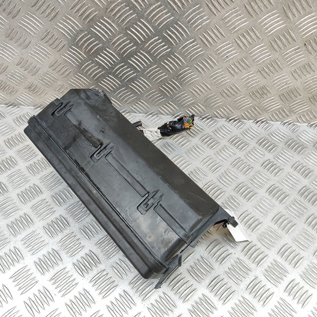 фото №2, Land rover range rover sport l494 2018 коробка предохранителей / комплект