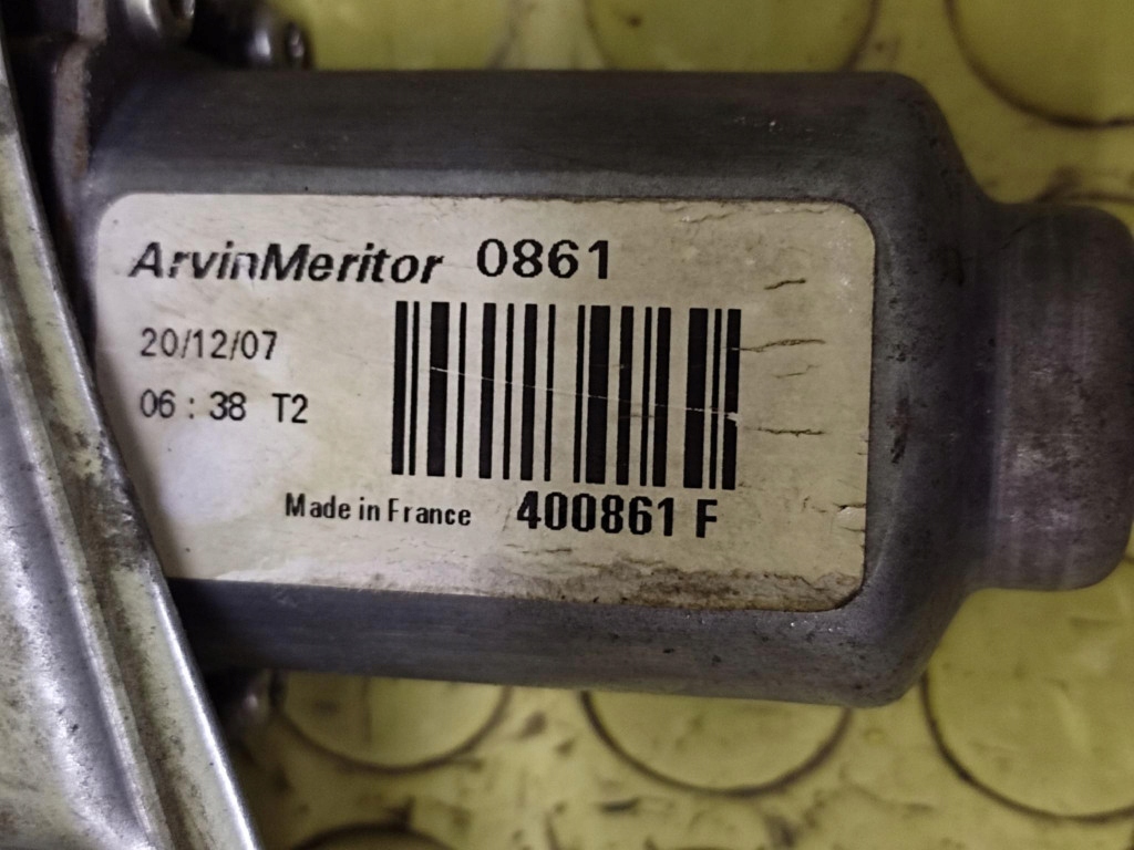 фото №12, Renault clio iii подъемник стекло правый перед 8200291147j