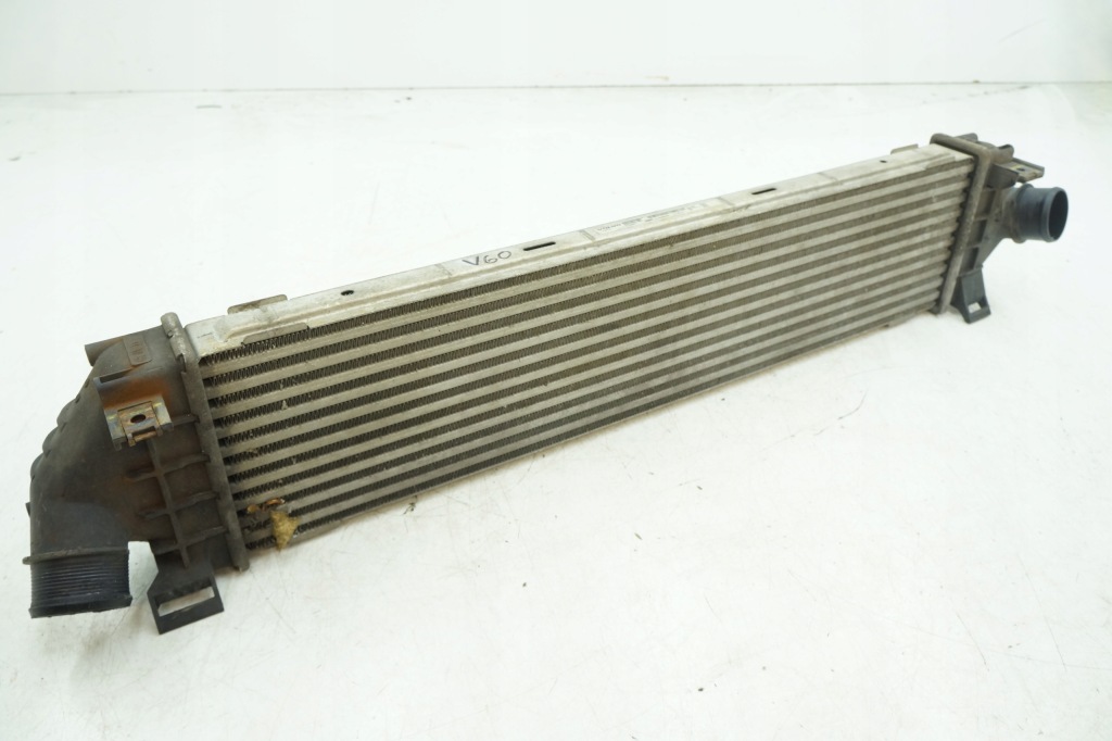 Volvo v60 s60 xc60 радиатор интеркулер воздуха 31338475 Недорого