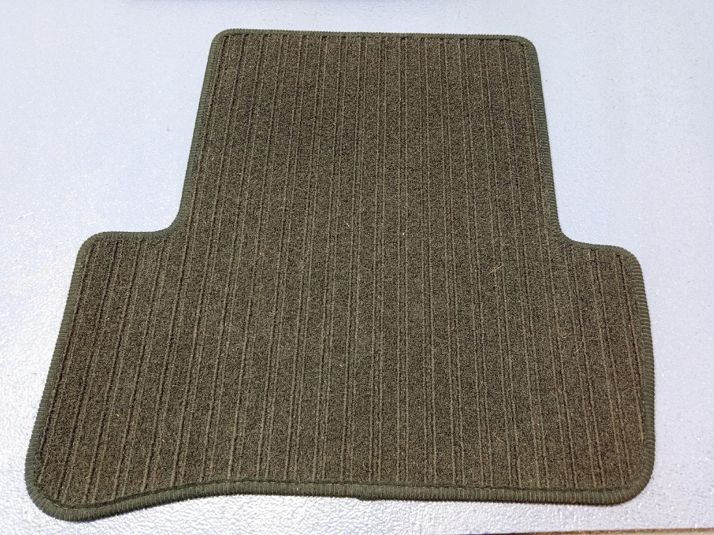 Mercedes c w204 рестайлинг  коврики оригинальные комплект обшивка a2076801548 Недорого